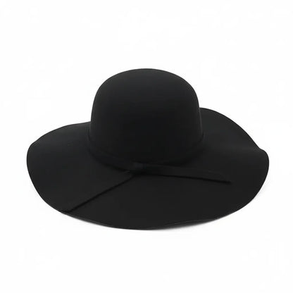 Chapeau Old Money Noir - old money style